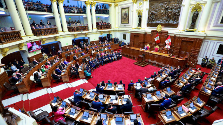 Congreso propone aumentar aguinaldo público a S/1,130